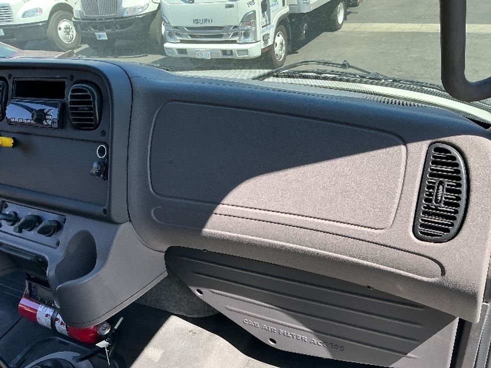 Refrigerated Truck-Light and Medium Duty Trucks-Freightliner-2018-M2-Torrance-CA-131,083\n\t\tmiles-$ 48,500 - Image 21