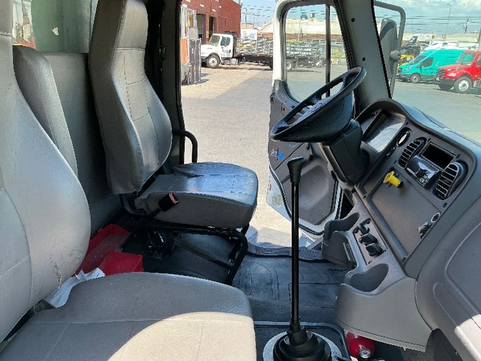 Refrigerated Truck-Light and Medium Duty Trucks-Freightliner-2018-M2-Torrance-CA-131,083\n\t\tmiles-$ 48,500 - Image 22