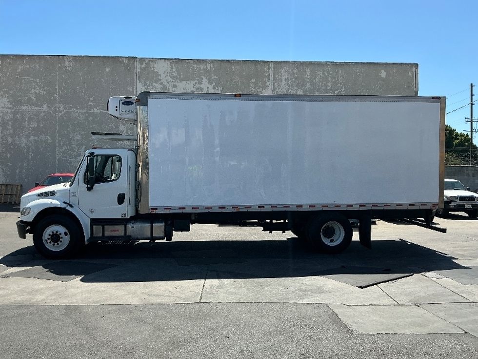 Refrigerated Truck-Light and Medium Duty Trucks-Freightliner-2018-M2-Torrance-CA-131,083\n\t\tmiles-$ 48,500 - Image 4