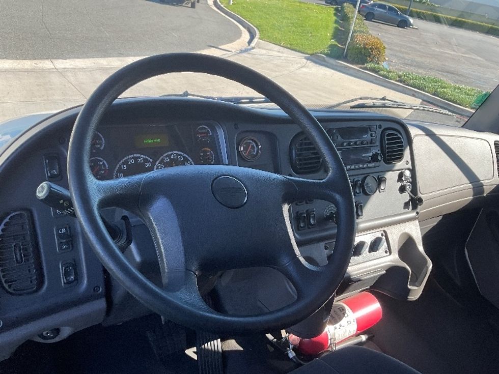 Refrigerated Truck-Light and Medium Duty Trucks-Freightliner-2018-M2-Torrance-CA-60,895\n\t\tmiles-$ 73,750 - Image 17