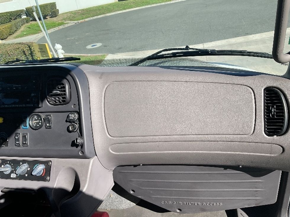 Refrigerated Truck-Light and Medium Duty Trucks-Freightliner-2018-M2-Torrance-CA-60,895\n\t\tmiles-$ 73,750 - Image 21