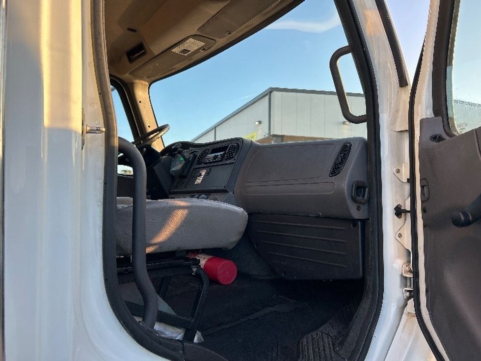 Refrigerated Truck-Light and Medium Duty Trucks-Freightliner-2018-M2-Torrance-CA-77,324\n\t\tmiles-$ 51,250 - Image 20