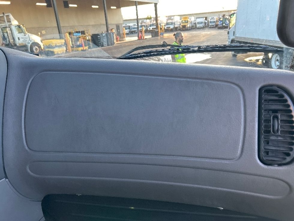 Refrigerated Truck-Light and Medium Duty Trucks-Freightliner-2018-M2-Torrance-CA-77,324\n\t\tmiles-$ 51,250 - Image 21