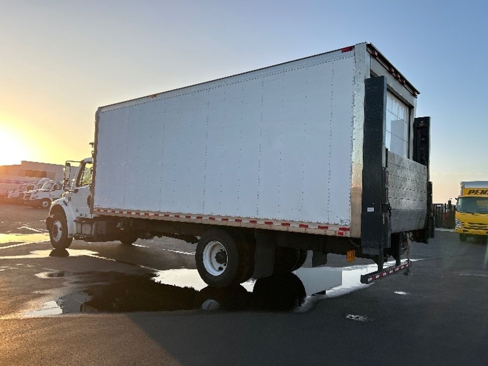 Refrigerated Truck-Light and Medium Duty Trucks-Freightliner-2018-M2-Torrance-CA-77,324\n\t\tmiles-$ 51,250 - Image 6