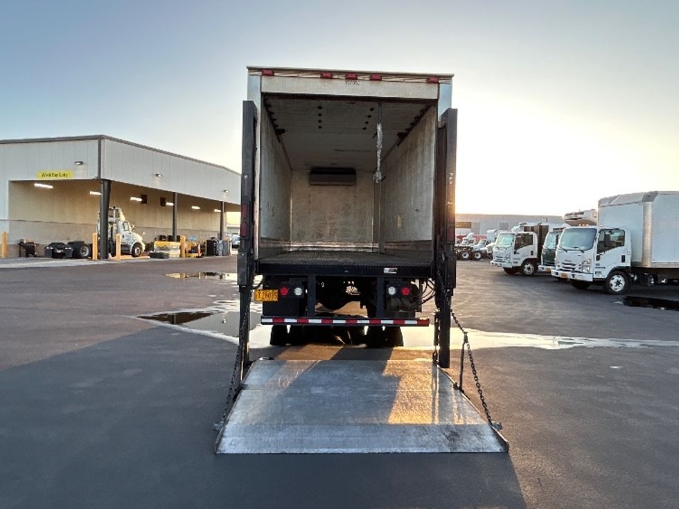 Refrigerated Truck-Light and Medium Duty Trucks-Freightliner-2018-M2-Torrance-CA-77,324\n\t\tmiles-$ 51,250 - Image 9
