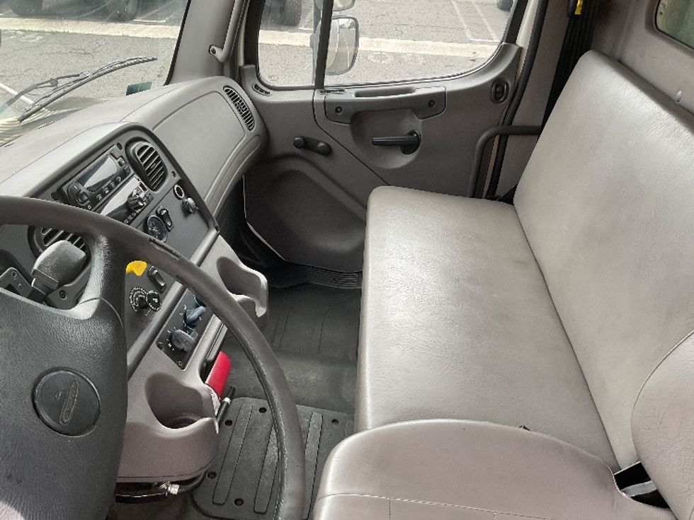 Refrigerated Truck-Light and Medium Duty Trucks-Freightliner-2018-M2-Torrance-CA-80,715\n\t\tmiles-$ 53,750 - Image 19