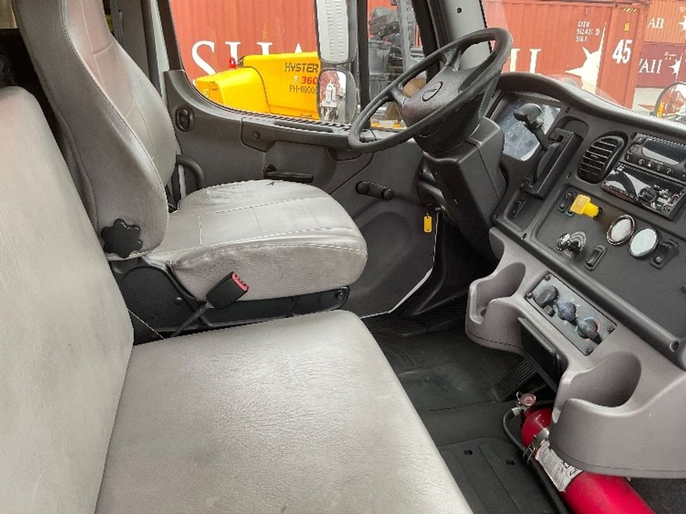 Refrigerated Truck-Light and Medium Duty Trucks-Freightliner-2018-M2-Torrance-CA-80,715\n\t\tmiles-$ 53,750 - Image 21