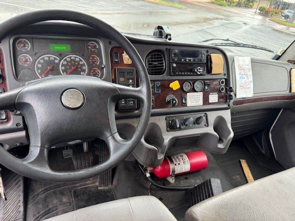 Refrigerated Truck-Light and Medium Duty Trucks-Freightliner-2018-M2-Torrance-CA-99,555\n\t\tmiles-$ 53,250 - Image 17