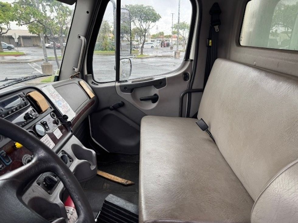 Refrigerated Truck-Light and Medium Duty Trucks-Freightliner-2018-M2-Torrance-CA-99,555\n\t\tmiles-$ 53,250 - Image 19