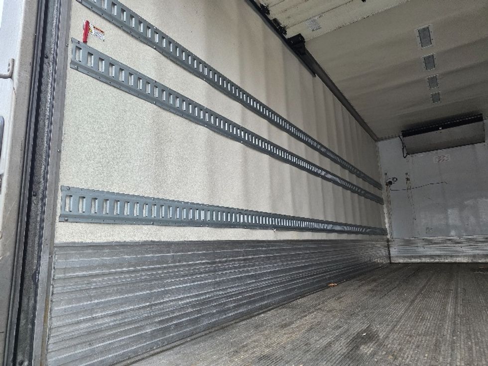 Refrigerated Truck-Light and Medium Duty Trucks-Freightliner-2018-M2-Tukwila-WA-198,101\n\t\tmiles-$ 50,000 - Image 11