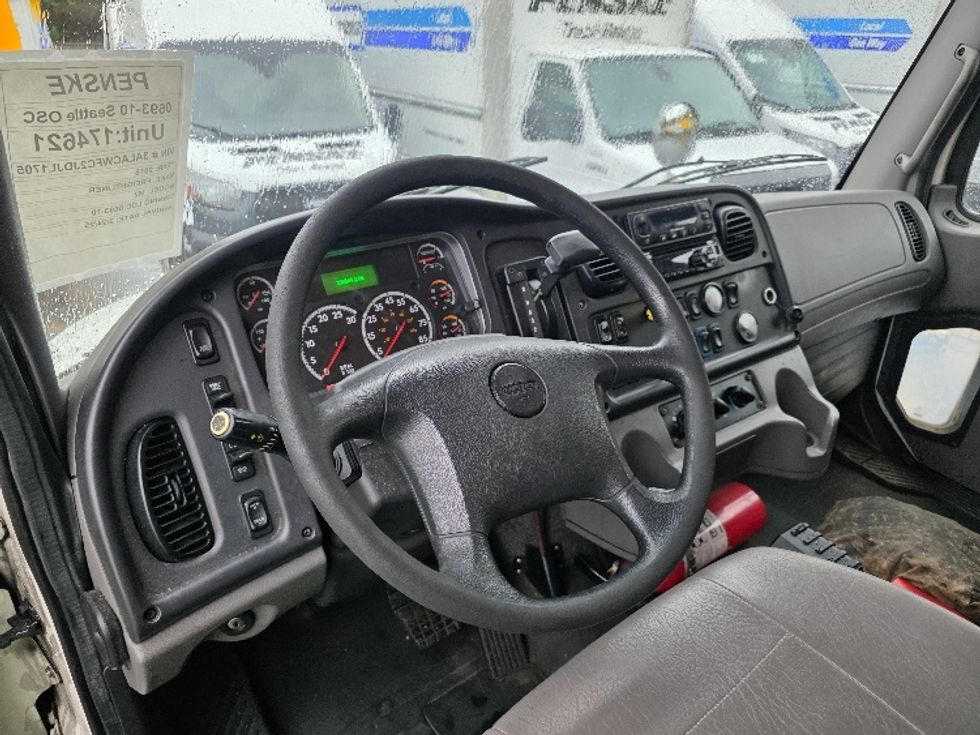 Refrigerated Truck-Light and Medium Duty Trucks-Freightliner-2018-M2-Tukwila-WA-198,101\n\t\tmiles-$ 50,000 - Image 17