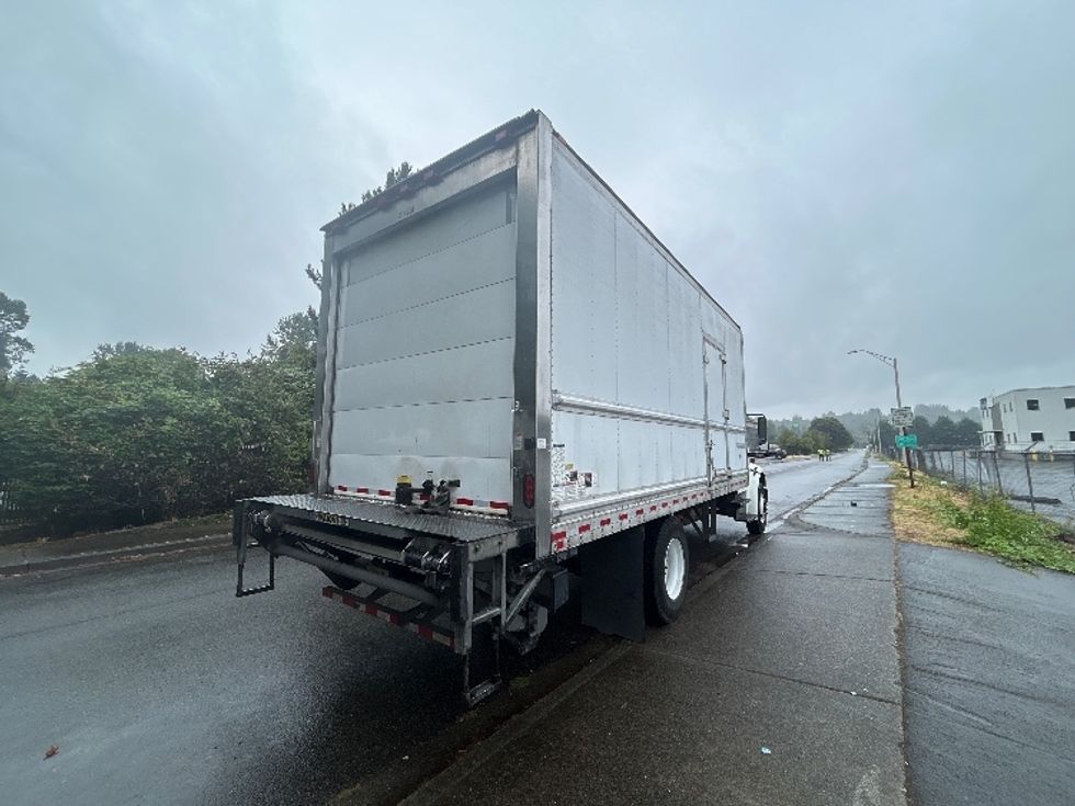 Refrigerated Truck-Light and Medium Duty Trucks-Freightliner-2018-M2-Tukwila-WA-217,118\n\t\tmiles-$ 42,000 - Image 13