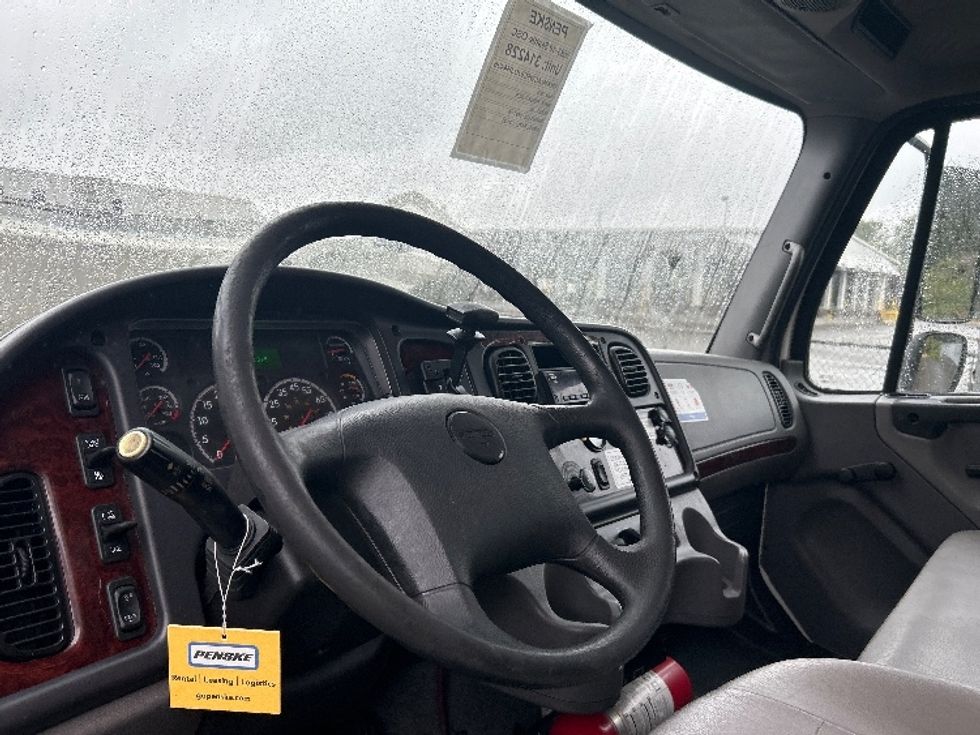 Refrigerated Truck-Light and Medium Duty Trucks-Freightliner-2018-M2-Tukwila-WA-217,118\n\t\tmiles-$ 42,000 - Image 17