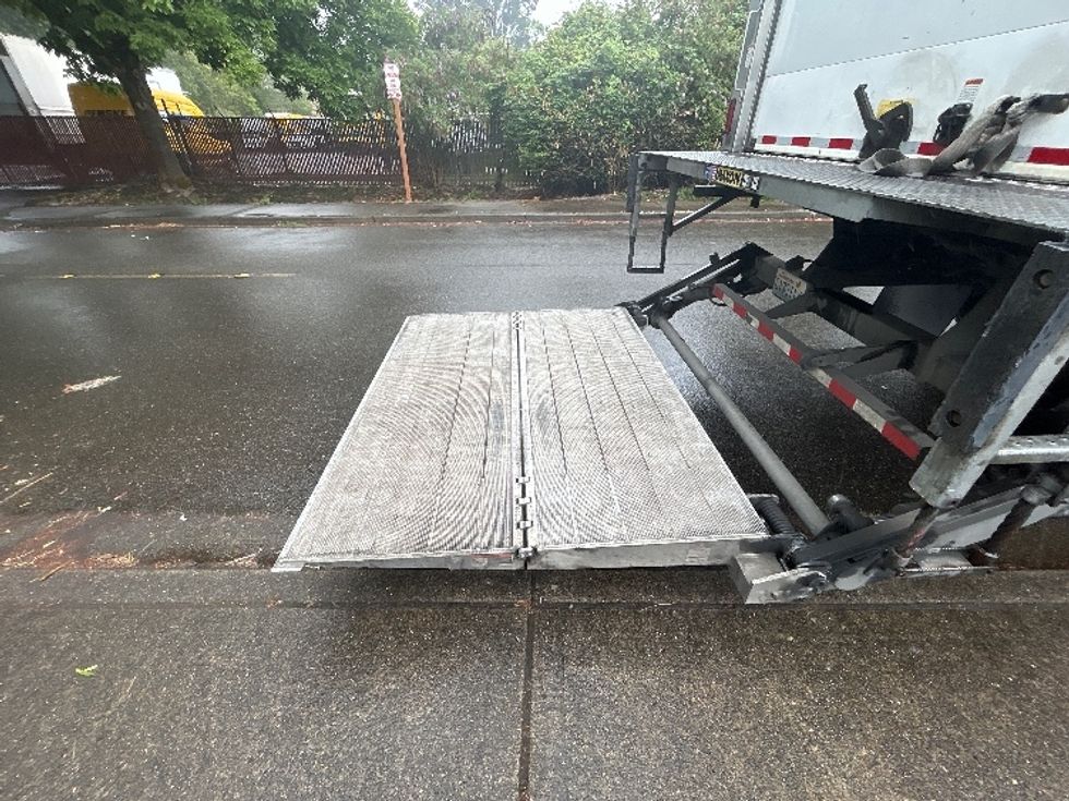 Refrigerated Truck-Light and Medium Duty Trucks-Freightliner-2018-M2-Tukwila-WA-217,118\n\t\tmiles-$ 42,000 - Image 9