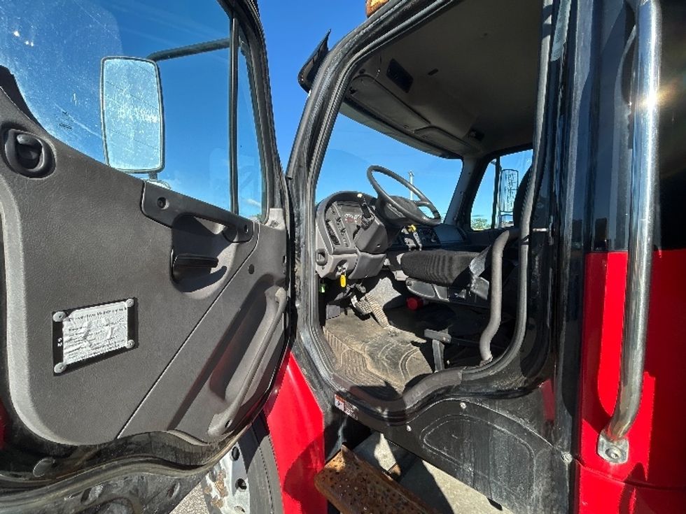 Refrigerated Truck-Light and Medium Duty Trucks-Freightliner-2018-M2-Warren-MI-208,088\n\t\tmiles-$ 49,500 - Image 16