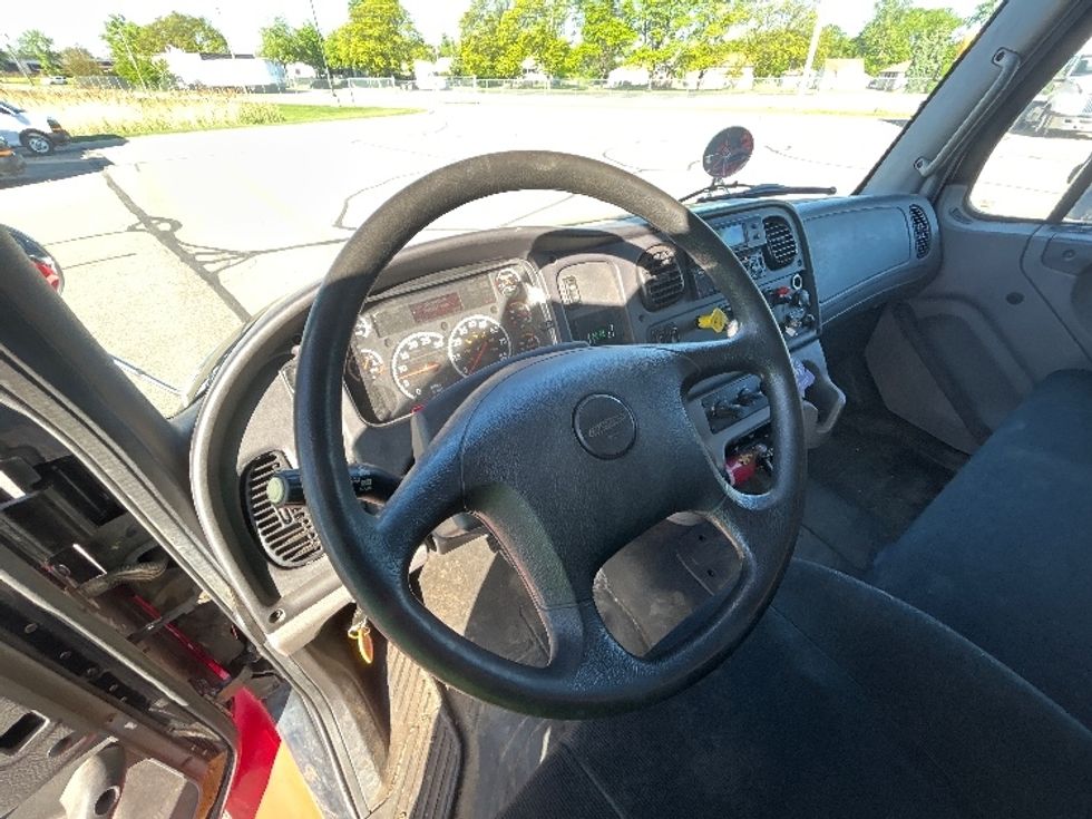 Refrigerated Truck-Light and Medium Duty Trucks-Freightliner-2018-M2-Warren-MI-208,088\n\t\tmiles-$ 49,500 - Image 17