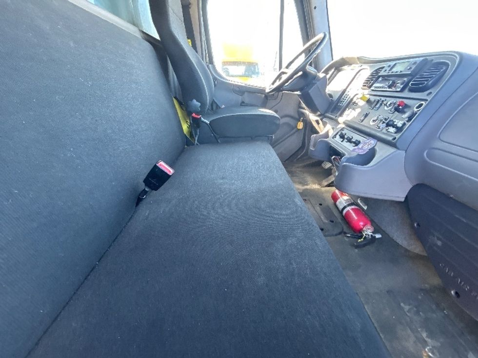 Refrigerated Truck-Light and Medium Duty Trucks-Freightliner-2018-M2-Warren-MI-208,088\n\t\tmiles-$ 49,500 - Image 22
