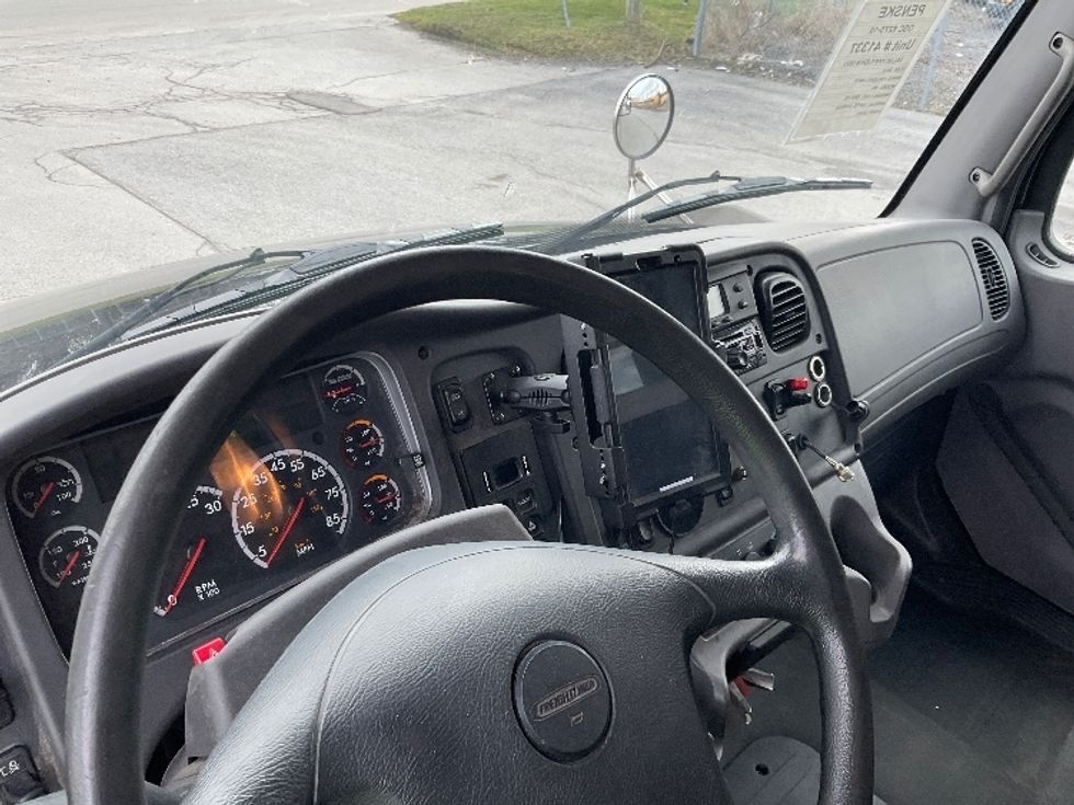 Refrigerated Truck-Light and Medium Duty Trucks-Freightliner-2018-M2-Warren-MI-272,870\n\t\tmiles-$ 37,750 - Image 17