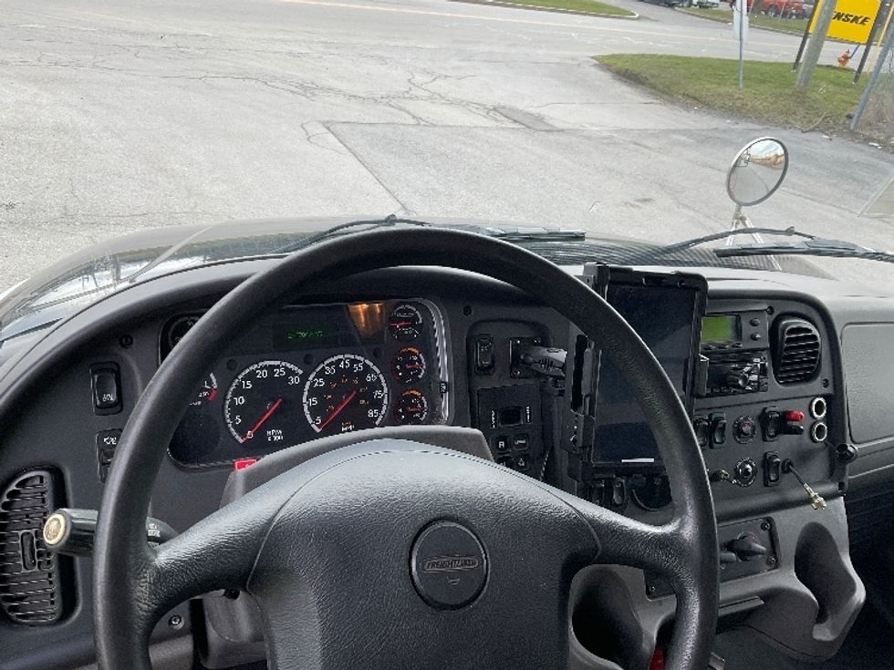 Refrigerated Truck-Light and Medium Duty Trucks-Freightliner-2018-M2-Warren-MI-272,870\n\t\tmiles-$ 37,750 - Image 18