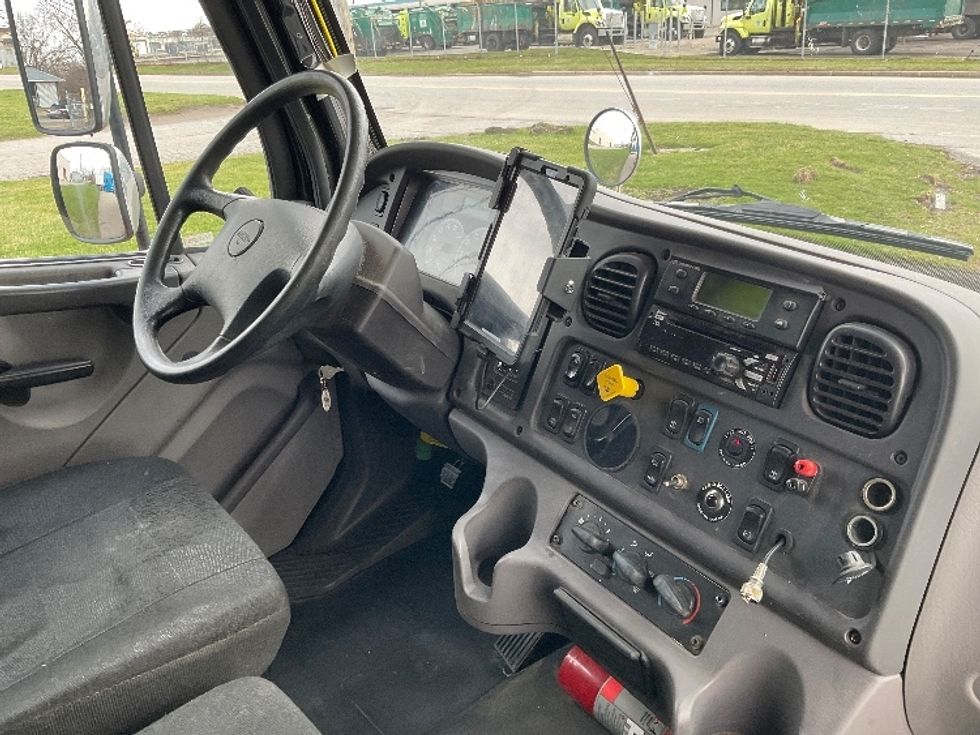 Refrigerated Truck-Light and Medium Duty Trucks-Freightliner-2018-M2-Warren-MI-272,870\n\t\tmiles-$ 37,750 - Image 22