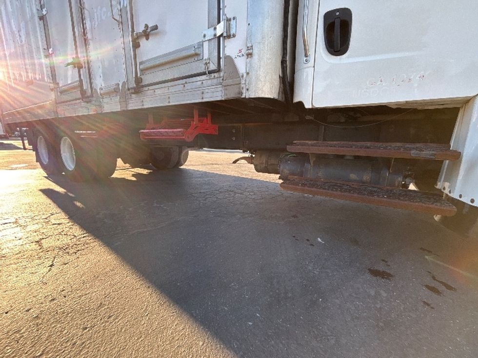 Refrigerated Truck-Light and Medium Duty Trucks-Freightliner-2018-M2-West Sacramento-CA-240,085\n\t\tmiles-$ 54,250 - Image 14