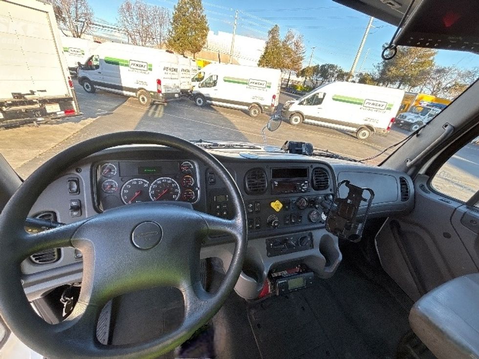 Refrigerated Truck-Light and Medium Duty Trucks-Freightliner-2018-M2-West Sacramento-CA-240,085\n\t\tmiles-$ 54,250 - Image 18
