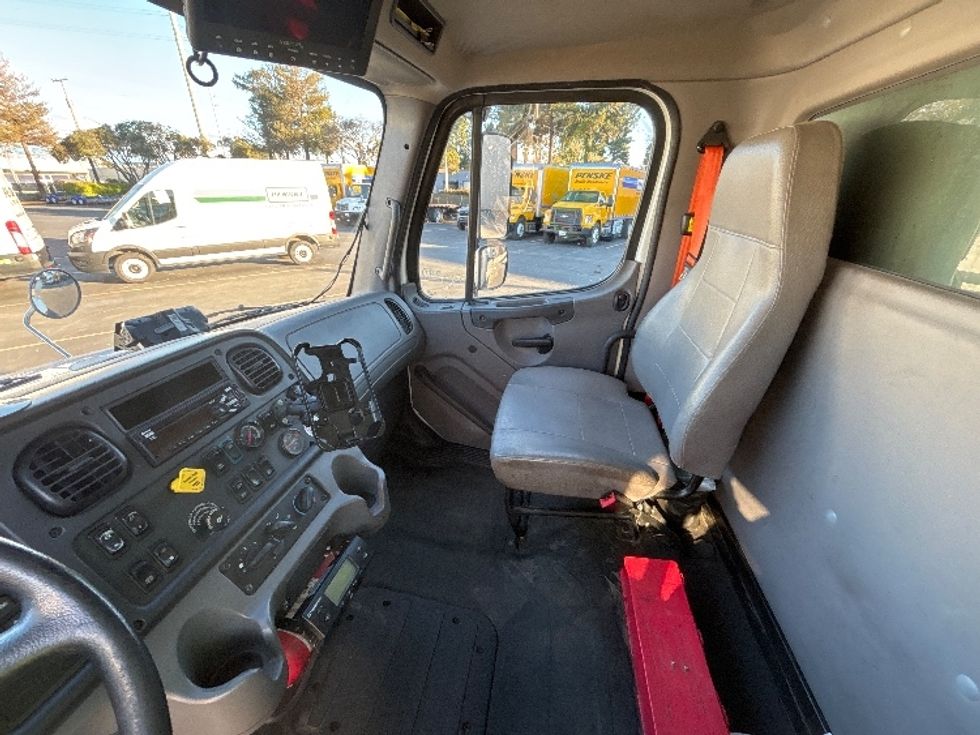 Refrigerated Truck-Light and Medium Duty Trucks-Freightliner-2018-M2-West Sacramento-CA-240,085\n\t\tmiles-$ 54,250 - Image 19