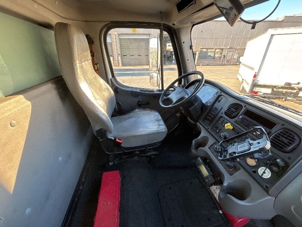 Refrigerated Truck-Light and Medium Duty Trucks-Freightliner-2018-M2-West Sacramento-CA-240,085\n\t\tmiles-$ 54,250 - Image 22
