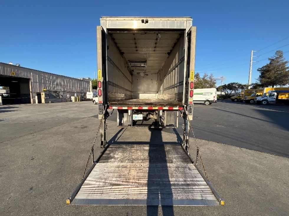 Refrigerated Truck-Light and Medium Duty Trucks-Freightliner-2018-M2-West Sacramento-CA-240,085\n\t\tmiles-$ 54,250 - Image 8