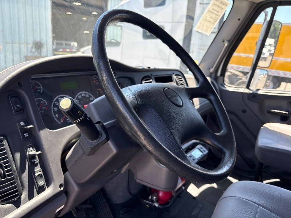 Refrigerated Truck-Light and Medium Duty Trucks-Freightliner-2018-M2-West Sacramento-CA-249,613\n\t\tmiles-$ 55,000 - Image 17