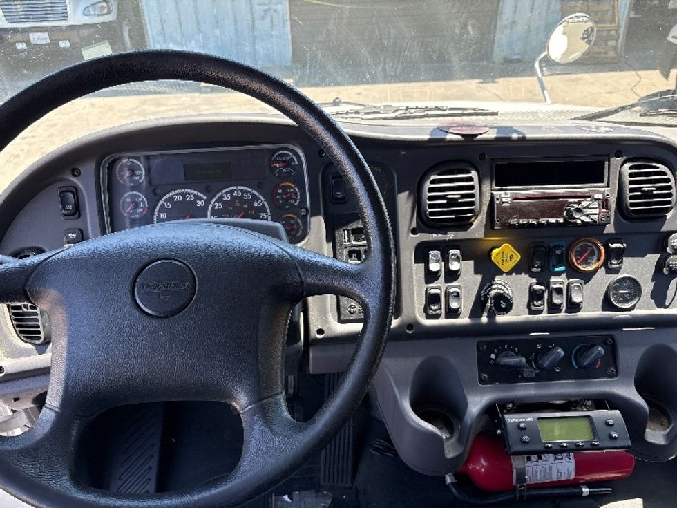 Refrigerated Truck-Light and Medium Duty Trucks-Freightliner-2018-M2-West Sacramento-CA-249,613\n\t\tmiles-$ 55,000 - Image 18