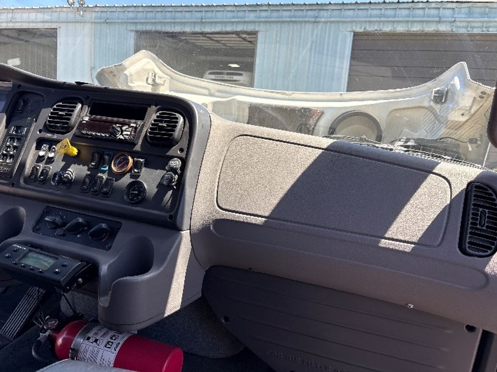 Refrigerated Truck-Light and Medium Duty Trucks-Freightliner-2018-M2-West Sacramento-CA-249,613\n\t\tmiles-$ 55,000 - Image 21