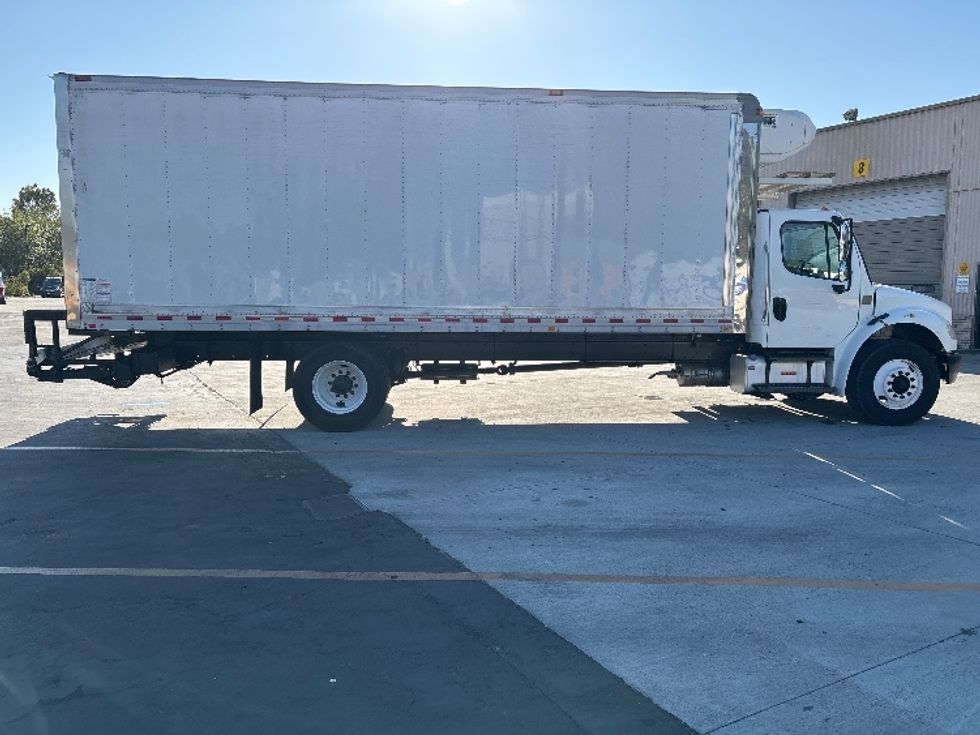 2018 Freightliner M2 106 Medium Duty photo 11