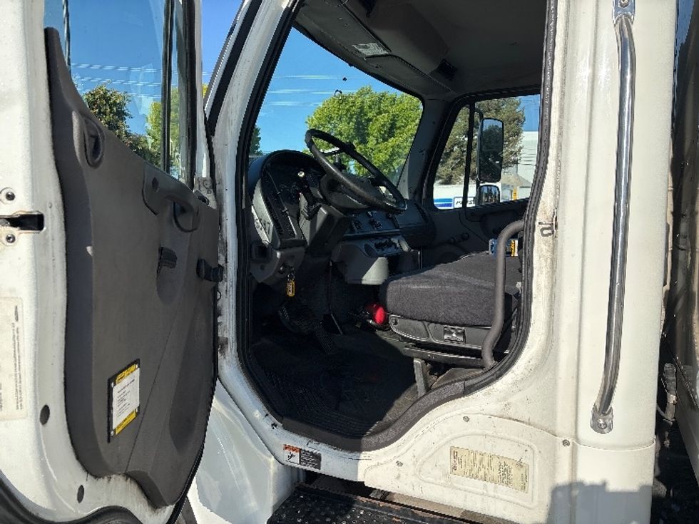 2018 Freightliner M2 106 Medium Duty photo 12