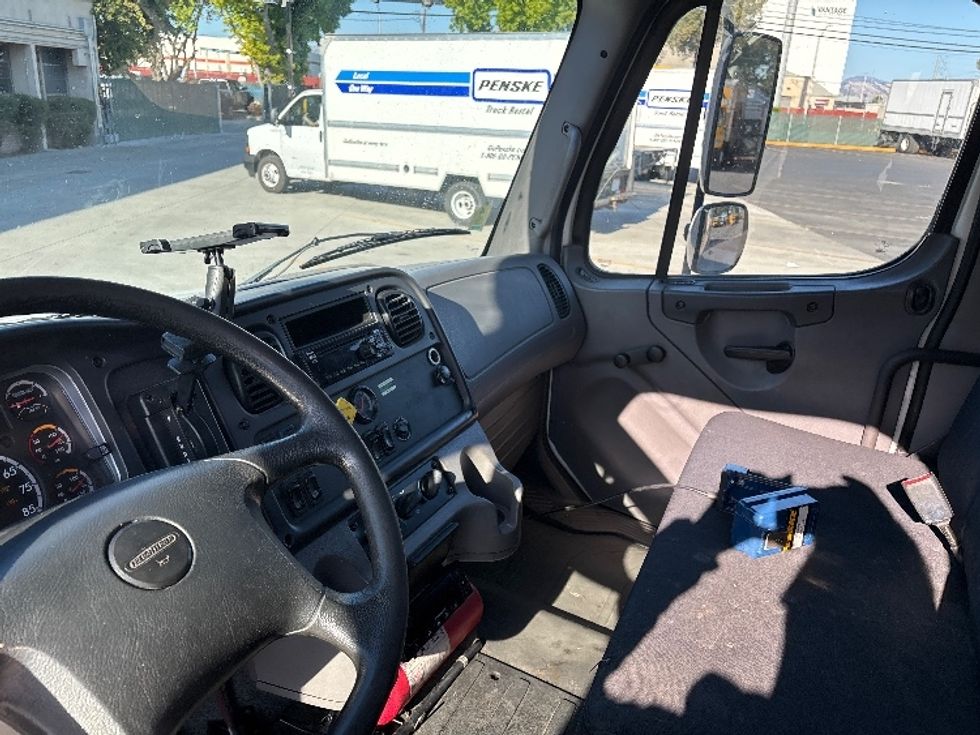2018 Freightliner M2 106 Medium Duty photo 13