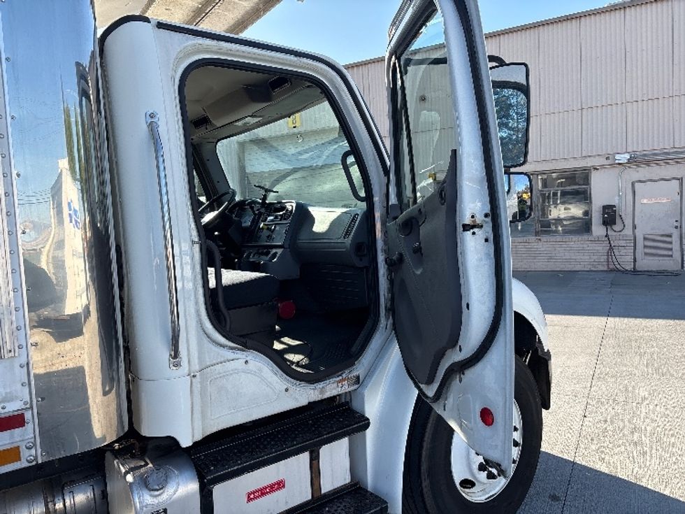 2018 Freightliner M2 106 Medium Duty photo 16