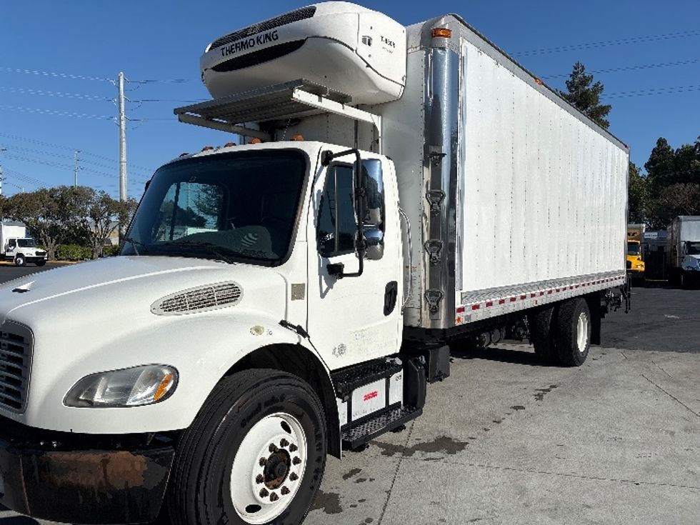 2018 Freightliner M2 106 Medium Duty photo 3