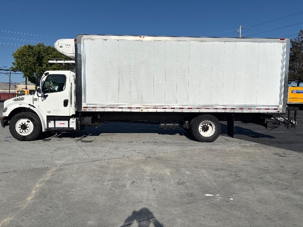 2018 Freightliner M2 106 Medium Duty photo 4