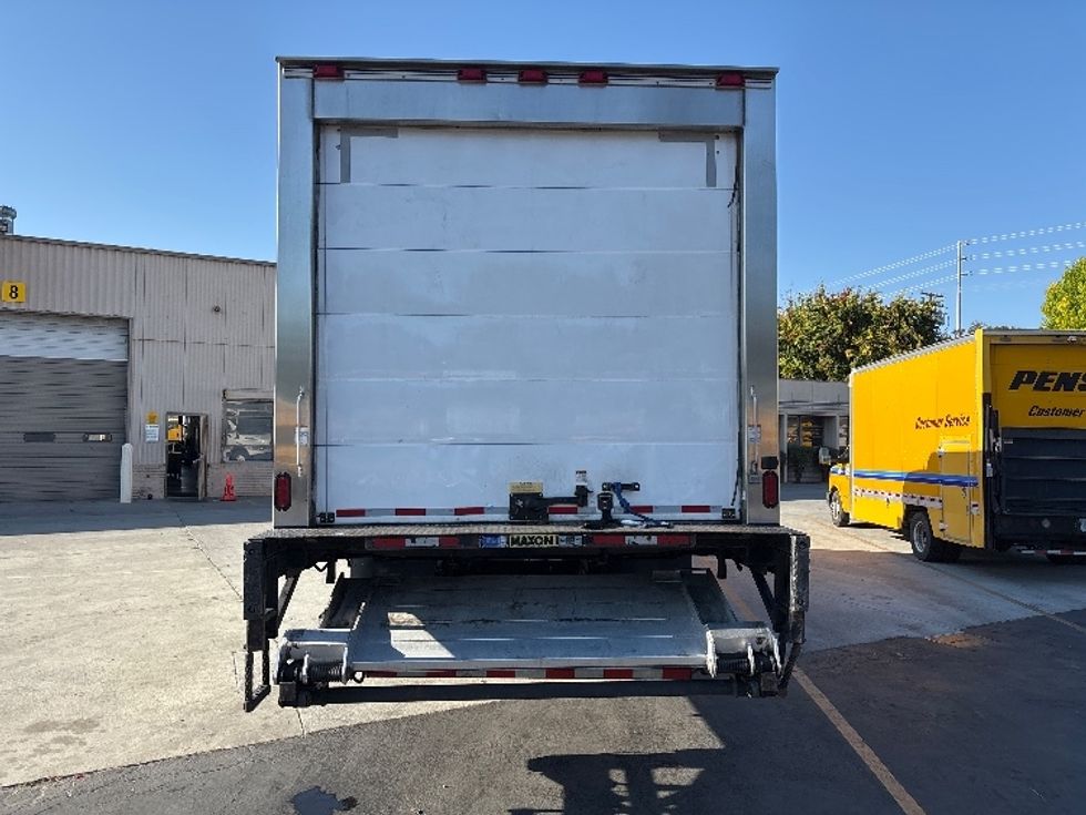 2018 Freightliner M2 106 Medium Duty photo 9