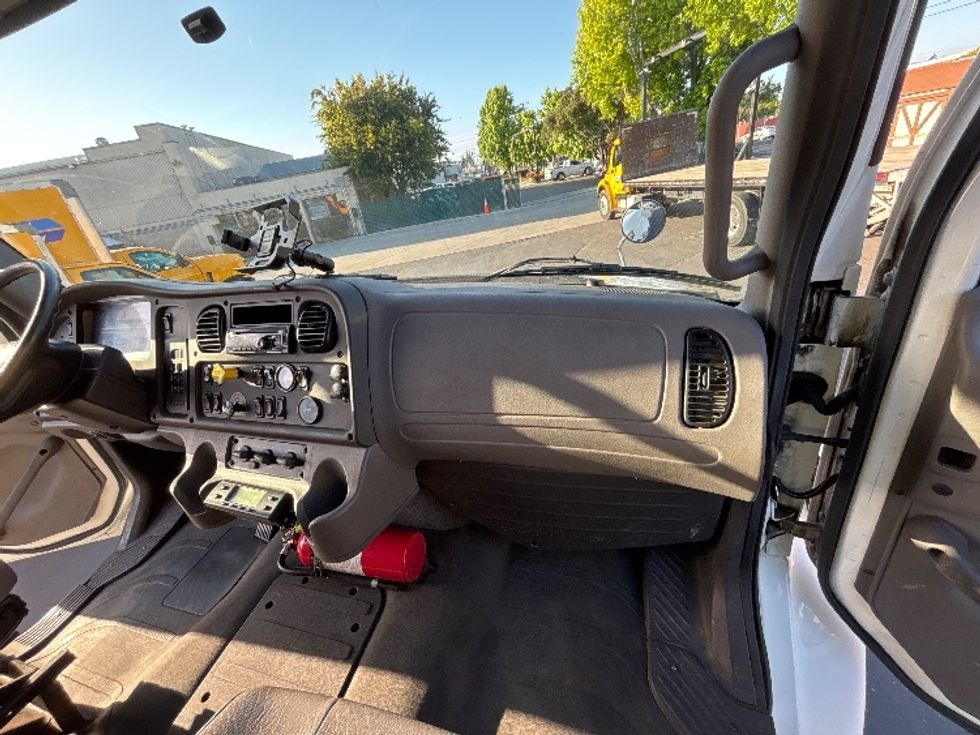 Refrigerated Truck-Light and Medium Duty Trucks-Freightliner-2018-M2-West Sacramento-CA-291,858\n\t\tmiles-$ 49,750 - Image 21