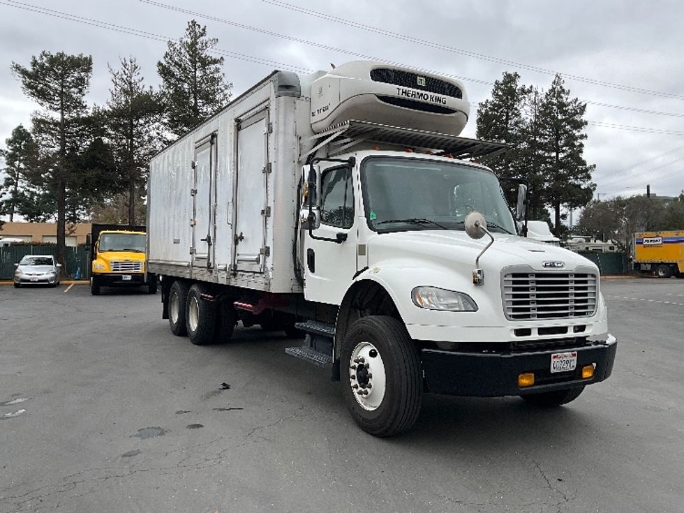 Refrigerated Truck-Light and Medium Duty Trucks-Freightliner-2018-M2-West Sacramento-CA-346,499\n\t\tmiles-$ 35,250 - Image 1