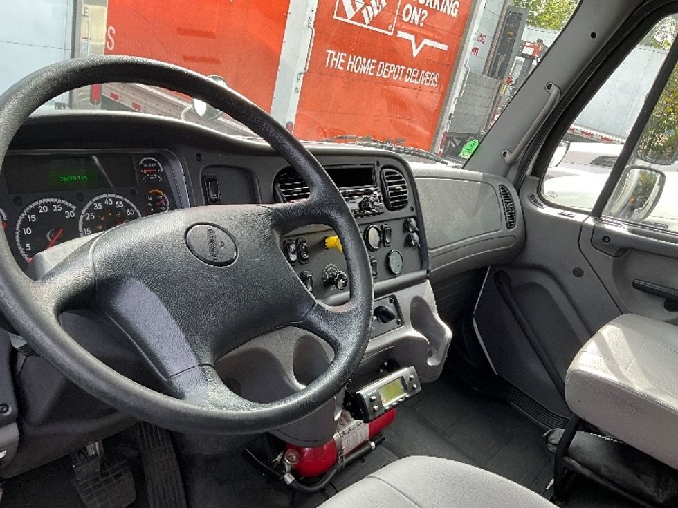 Refrigerated Truck-Light and Medium Duty Trucks-Freightliner-2018-M2-West Sacramento-CA-346,499\n\t\tmiles-$ 35,250 - Image 17