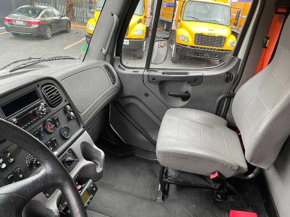 Refrigerated Truck-Light and Medium Duty Trucks-Freightliner-2018-M2-West Sacramento-CA-346,499\n\t\tmiles-$ 35,250 - Image 19