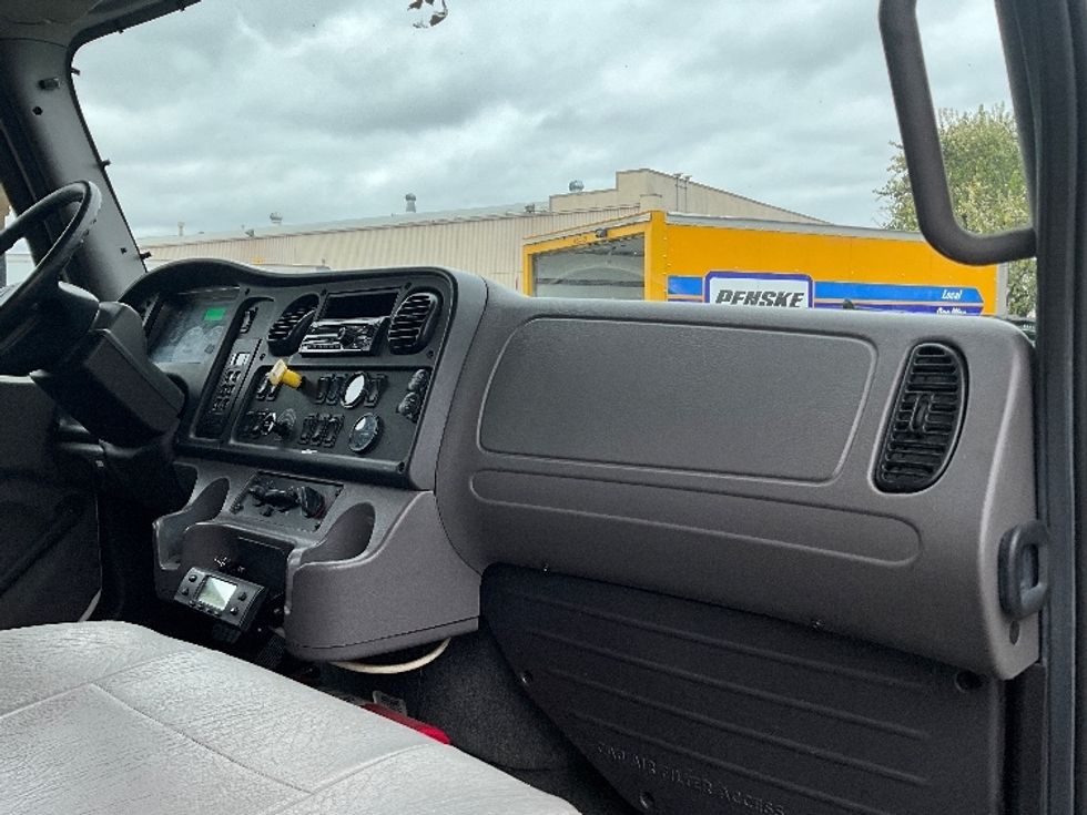 Refrigerated Truck-Light and Medium Duty Trucks-Freightliner-2018-M2-West Sacramento-CA-346,499\n\t\tmiles-$ 35,250 - Image 21