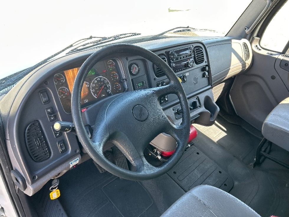 Refrigerated Truck-Light and Medium Duty Trucks-Freightliner-2018-M2-West Sacramento-CA-78,841\n\t\tmiles-$ 51,750 - Image 17