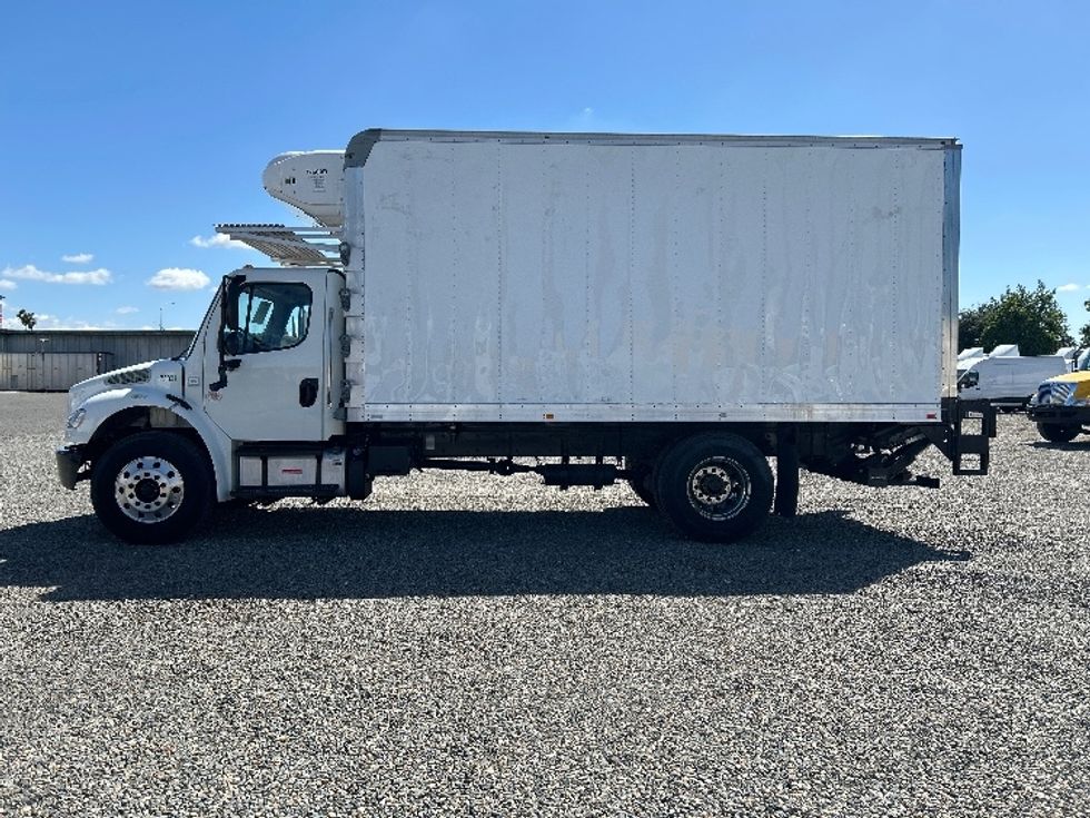 Refrigerated Truck-Light and Medium Duty Trucks-Freightliner-2018-M2-West Sacramento-CA-78,841\n\t\tmiles-$ 51,750 - Image 4