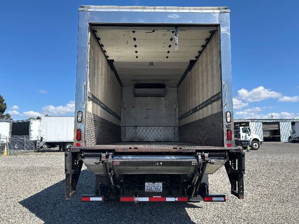 Refrigerated Truck-Light and Medium Duty Trucks-Freightliner-2018-M2-West Sacramento-CA-78,841\n\t\tmiles-$ 51,750 - Image 8