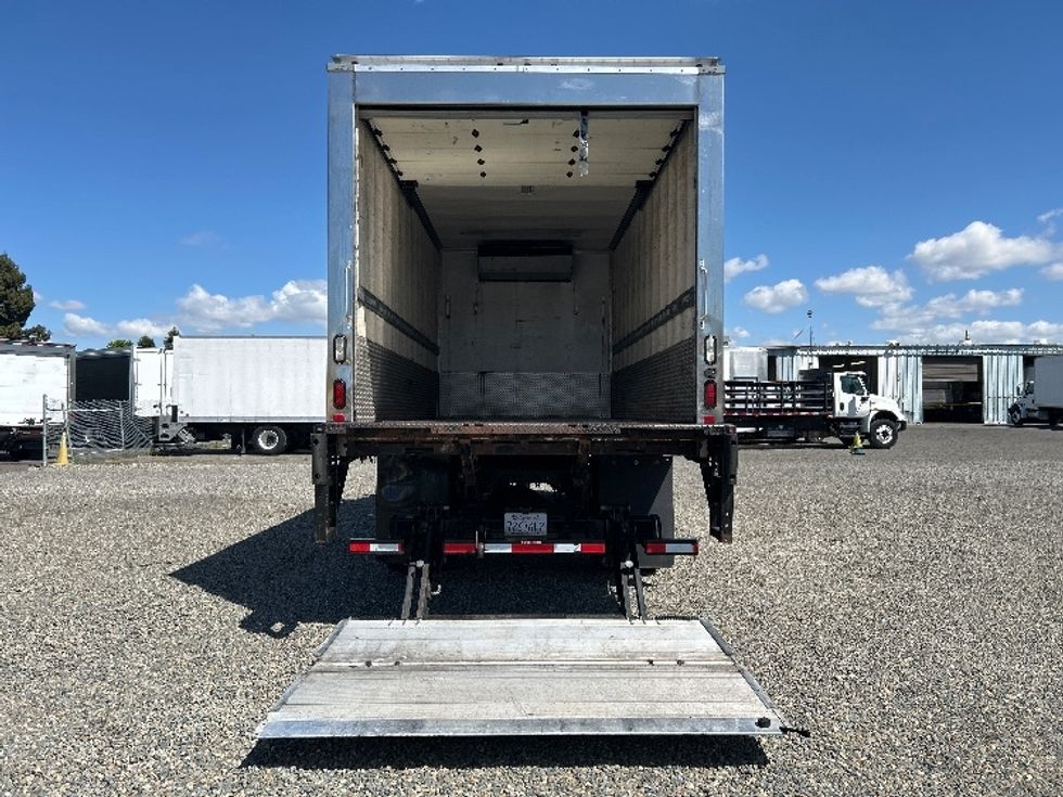 Refrigerated Truck-Light and Medium Duty Trucks-Freightliner-2018-M2-West Sacramento-CA-78,841\n\t\tmiles-$ 51,750 - Image 9