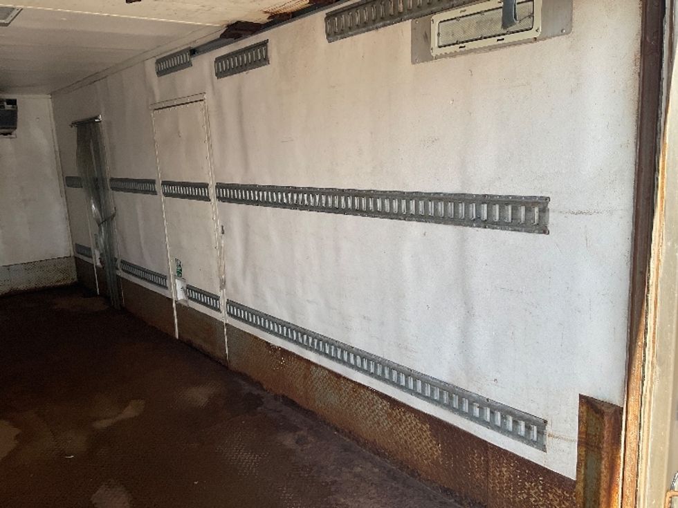 Refrigerated Truck-Light and Medium Duty Trucks-Freightliner-2018-M2-Wilkes Barre-PA-211,639\n\t\tmiles-$ 43,750 - Image 12