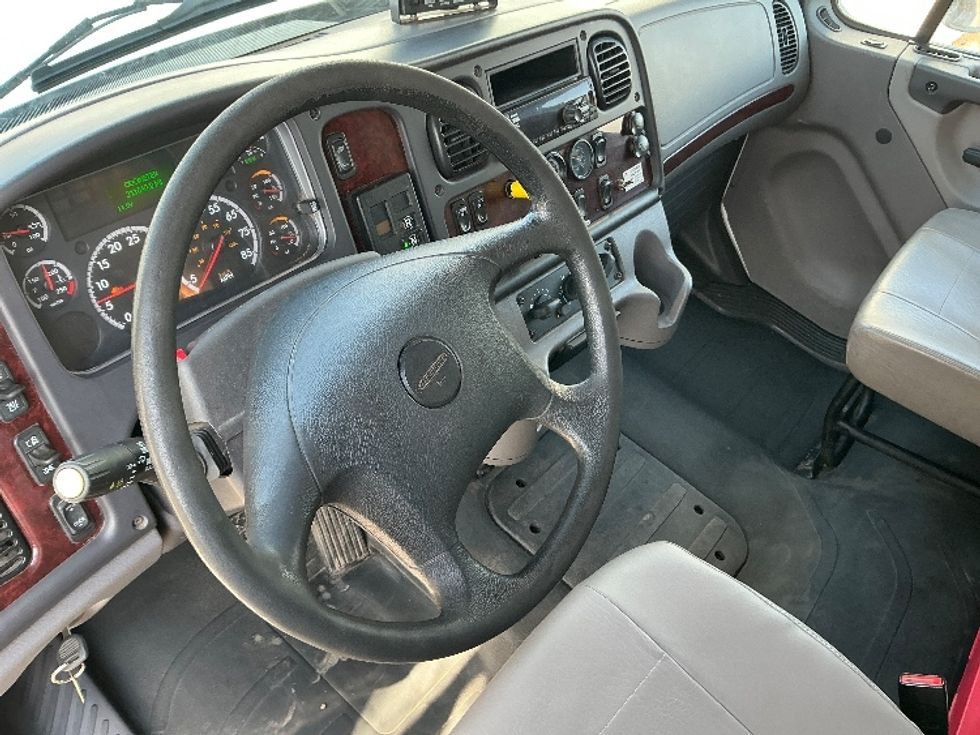 Refrigerated Truck-Light and Medium Duty Trucks-Freightliner-2018-M2-Wilkes Barre-PA-211,639\n\t\tmiles-$ 43,750 - Image 17